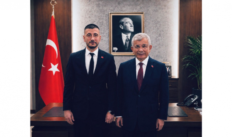 Cengiz Özyurt: Siyasette Seviye Makamla Değil Üslupla Ölçülür - GÜNDEM - İnternetin Ajansı